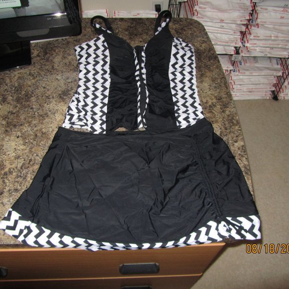 Un-branded/Modlily Other - Women's NWOT Un-branded Tankini & Skirt XXL